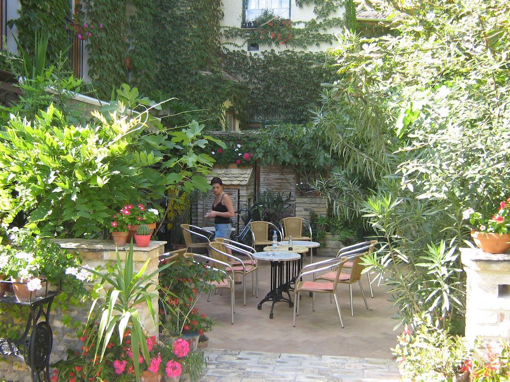 Gimi Vendeghaz Hotel Baja Exterior photo
