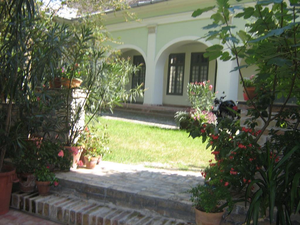 Gimi Vendeghaz Hotel Baja Exterior photo